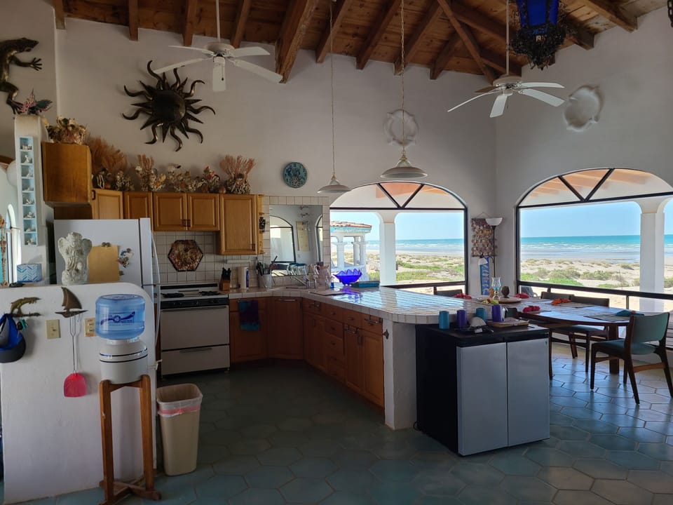 User friendly kitchen. 
Wine/Beverage frige. 
Purified water provided