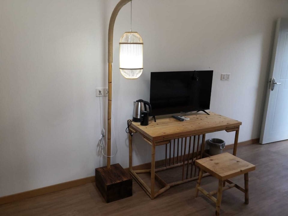 Deluxe Cabin | Living area