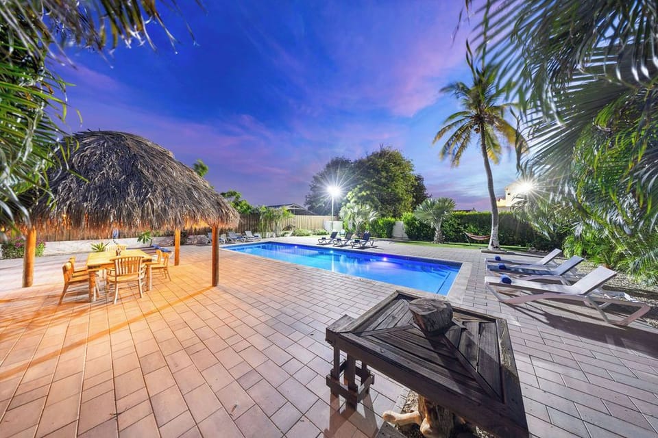Turibana Suite w/ 2DoubleBeds, Pool & FreeParking (21526)
