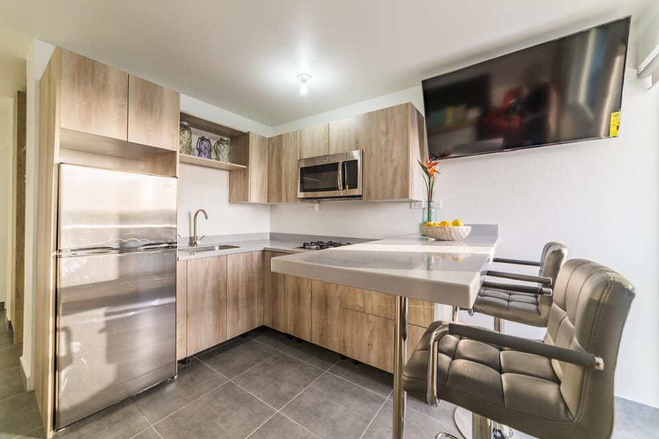 Turibana Suite w/ 2DoubleBeds, Pool & FreeParking (354)