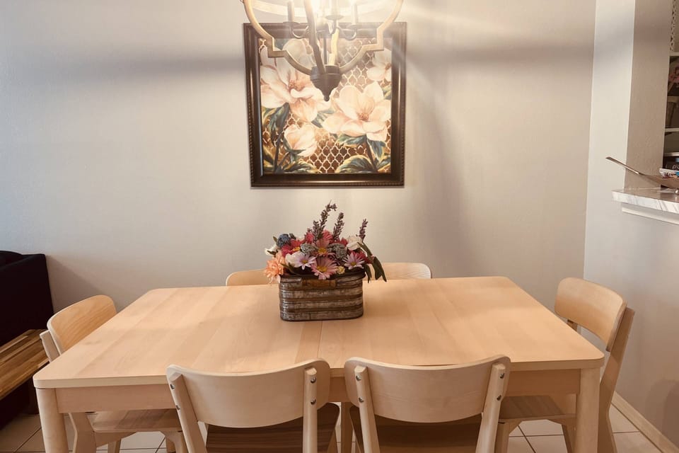 Dining area with seating for six!
