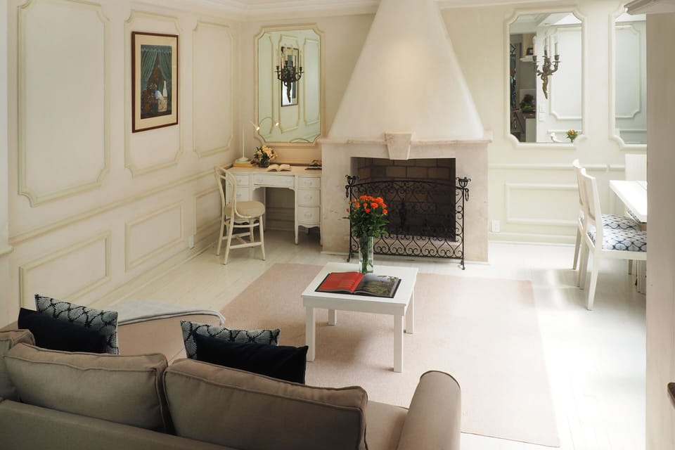 Classic Apartment | 1 bedroom, premium bedding, in-room safe, individually decorated