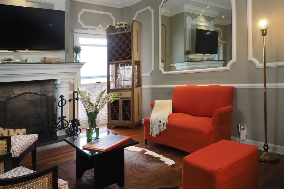 Classic Apartment | Private kitchen | Fridge, microwave, coffee/tea maker, electric kettle