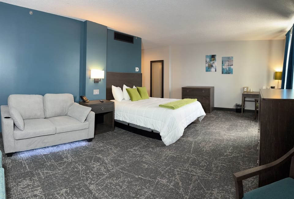 Deluxe Room, 1 Queen Bed with Sofa bed, Non Smoking | Individually decorated, individually furnished, desk, laptop workspace