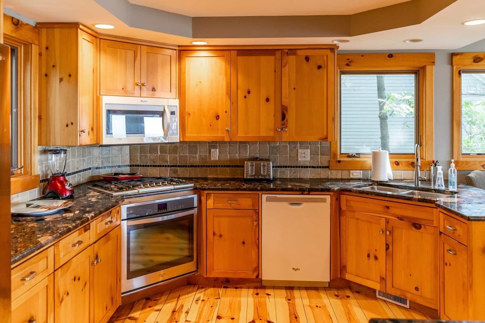 Fully Stocked Kitchen