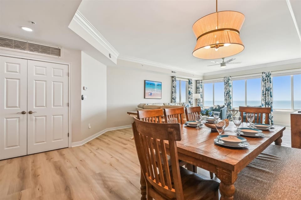 Dining Table at 3403 SeaCrest