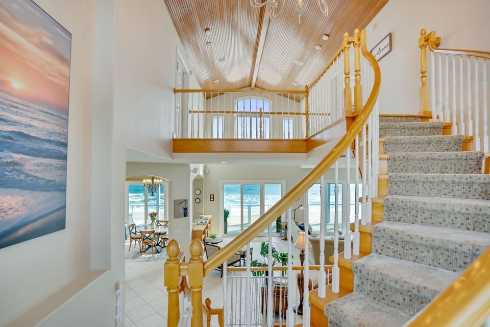 Magnificent ocean views from every seat in the house!