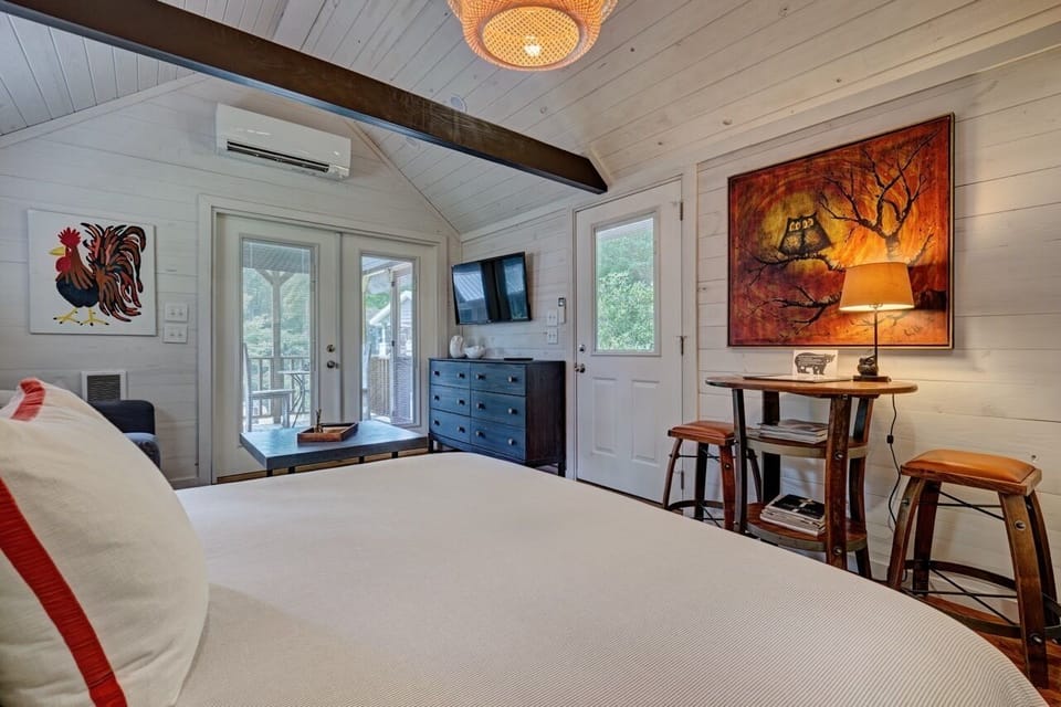 Main Room & Entry