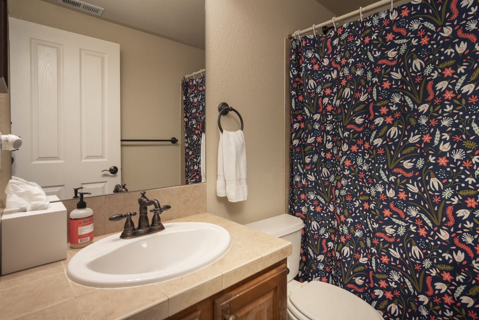 Downstairs full bathroom 