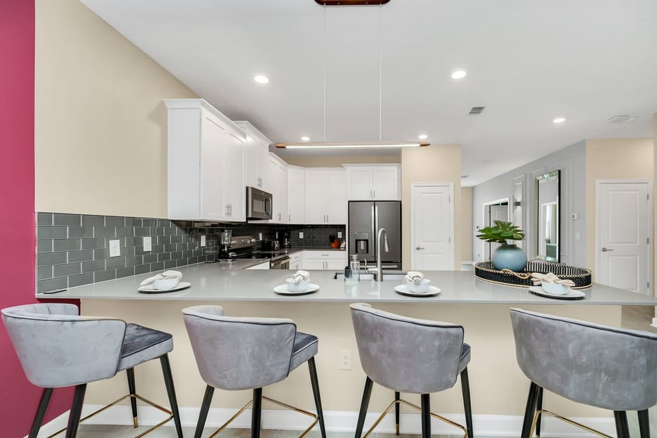 House (Multiple Bedrooms) | Private kitchen | Coffee/tea maker, fridge, microwave, oven