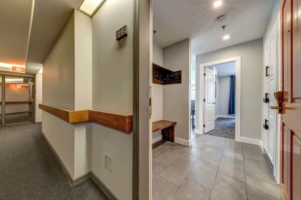 Entry to Unit