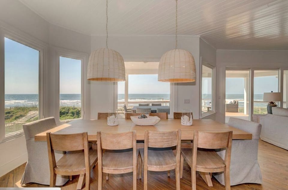 Kitchen dining table