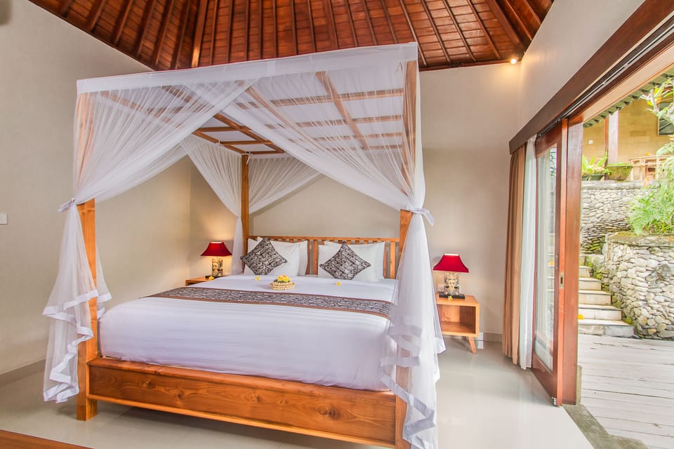 4 Bedroom Private Pool | Minibar, desk, free WiFi, bed sheets