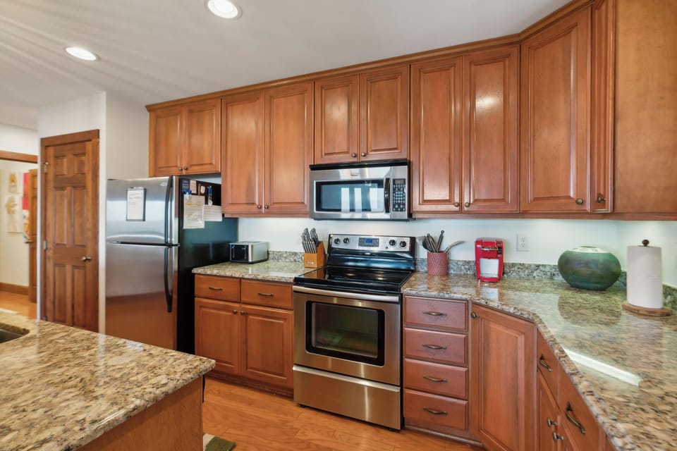 Kitchen---Granite Countertops, Stainless Steel
