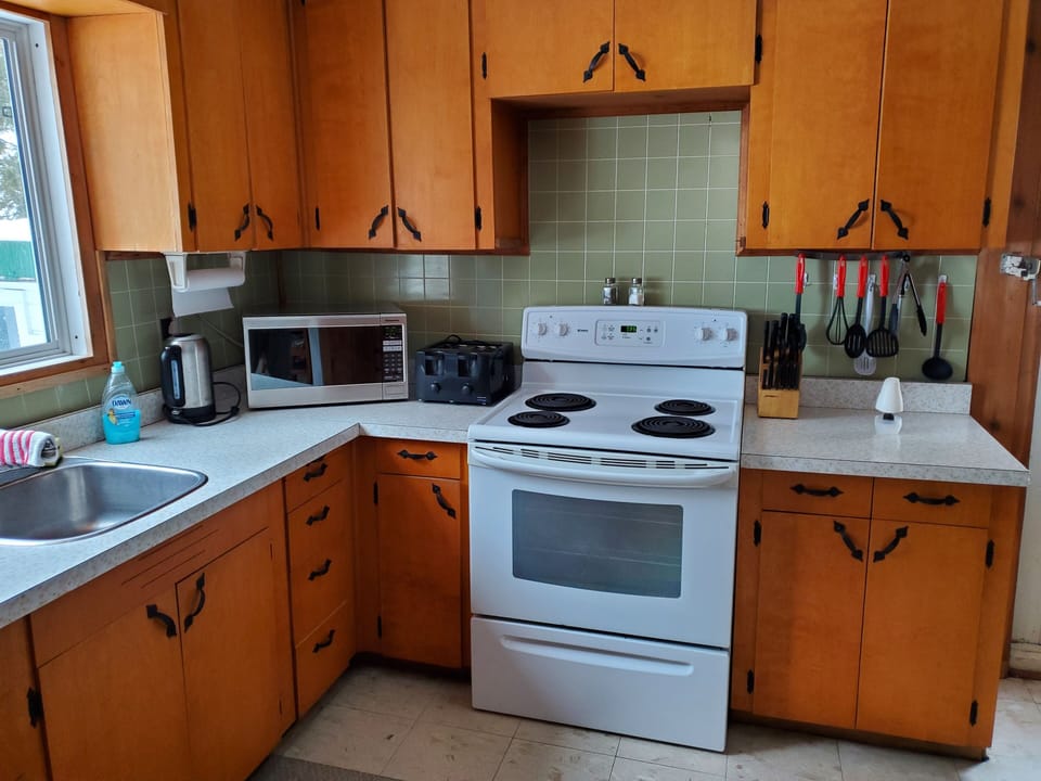 full kitchen