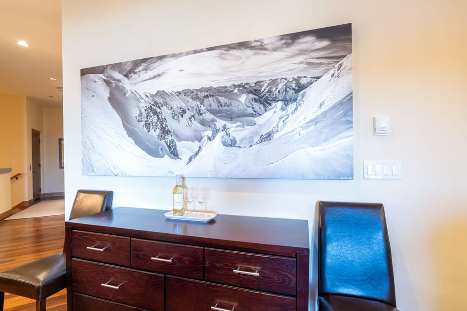 2.2-lodge-at-belvedere-mountain-village-vacation-rental-Living-Room-3