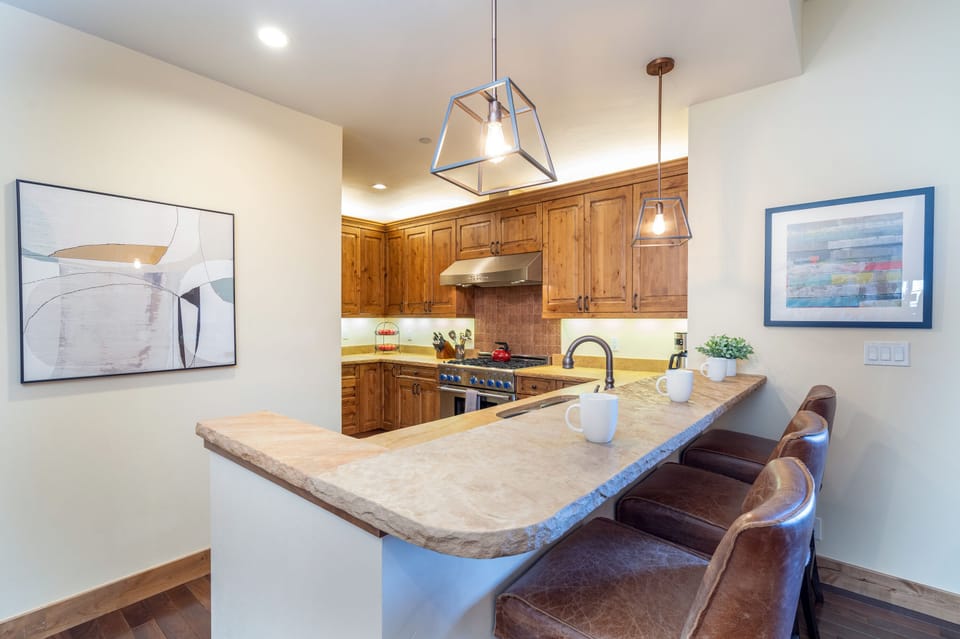 4.0-lodge-at-belvedere-mountain-village-vacation-rental-Kitchen-1