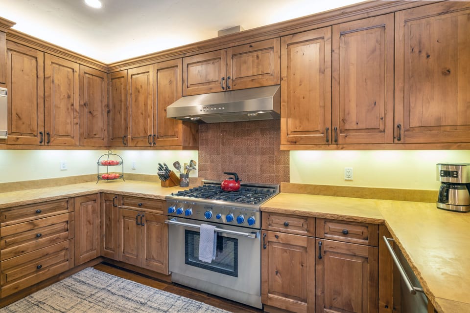 4.1-lodge-at-belvedere-mountain-village-vacation-rental-Kitchen-2