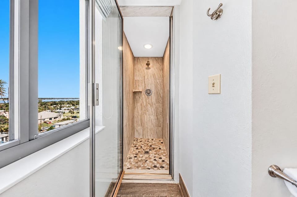 Very low ledge walk-in shower