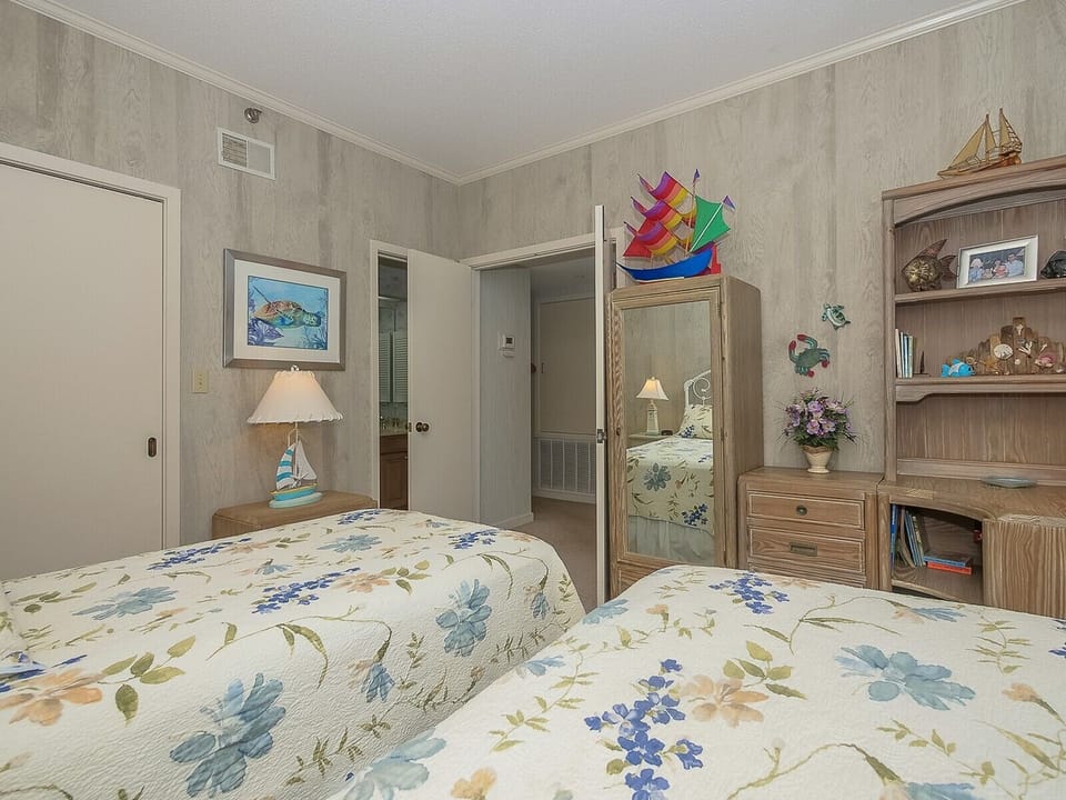 Guest Bedroom with Access to Hall Bath at 113 Barrington Court