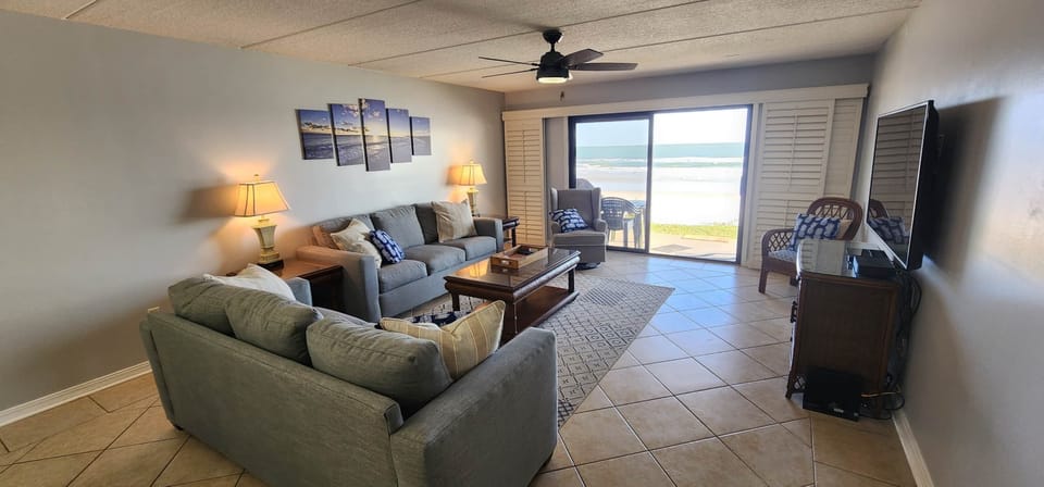 Living Room (1)
