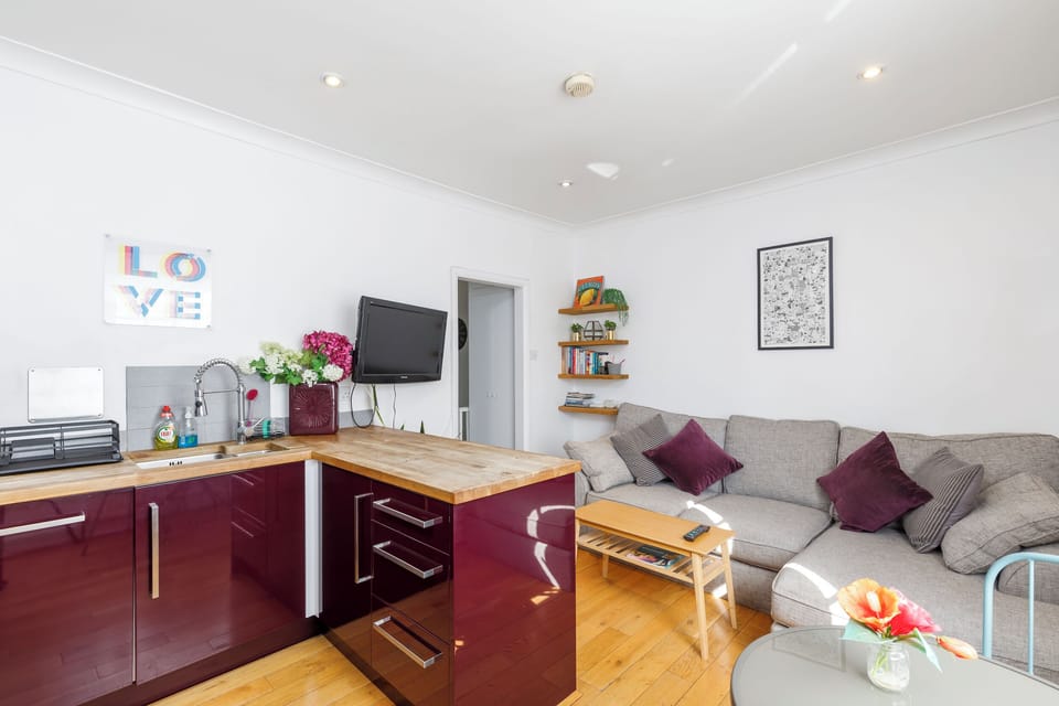 Kitchen/Lounge