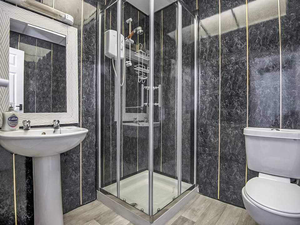 En-suite | The Ascot, Blackpool