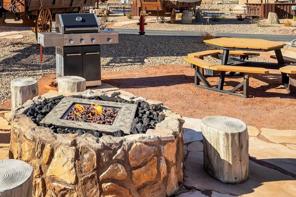 Firepit, BBQ, Picnic table