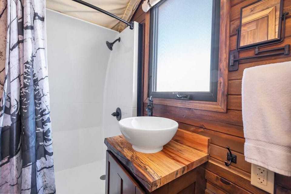 Wagon Bathroom