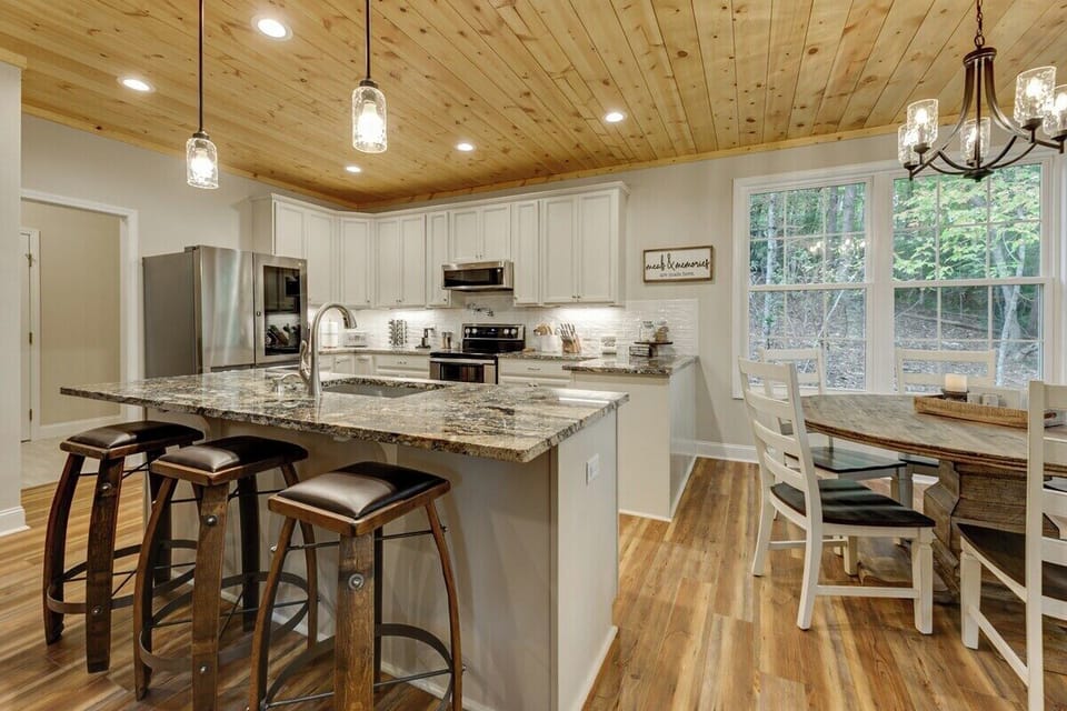 Fully-Stocked Kitchen with Granite Countertops