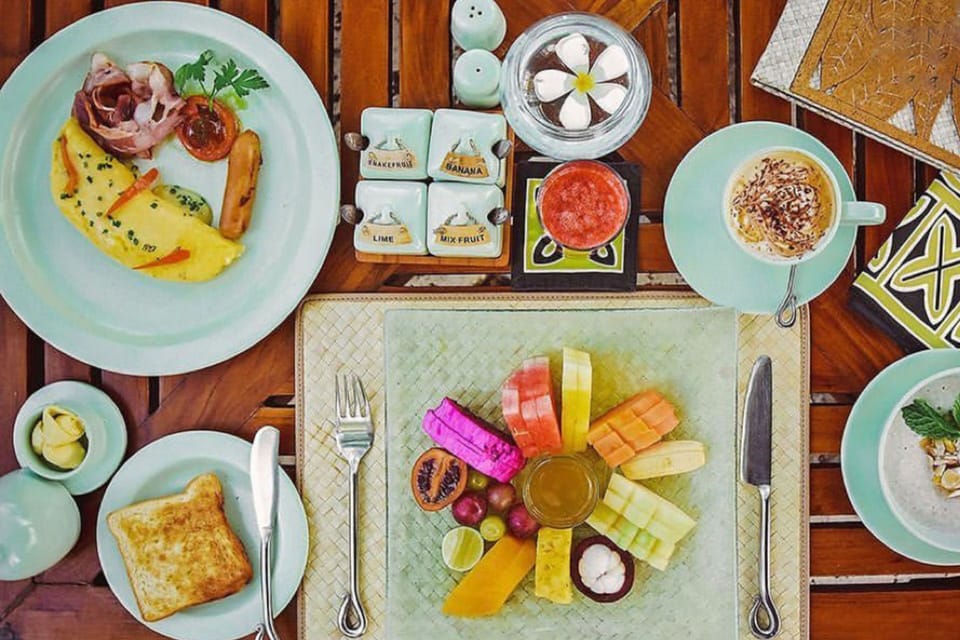Daily cooked-to-order breakfast for a fee