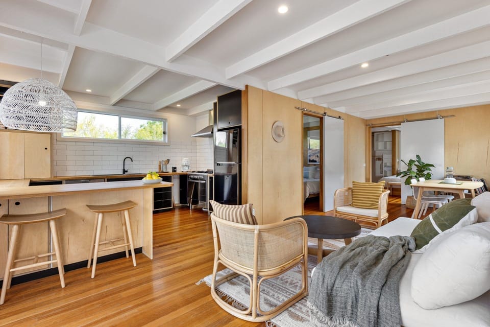 Entry, Kitchen, Lounge, Upstairs Bedrooms
