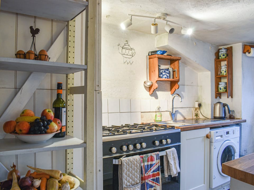 Kitchen | Hoppers Farmhouse - Hoopers Holidays, Tilshead