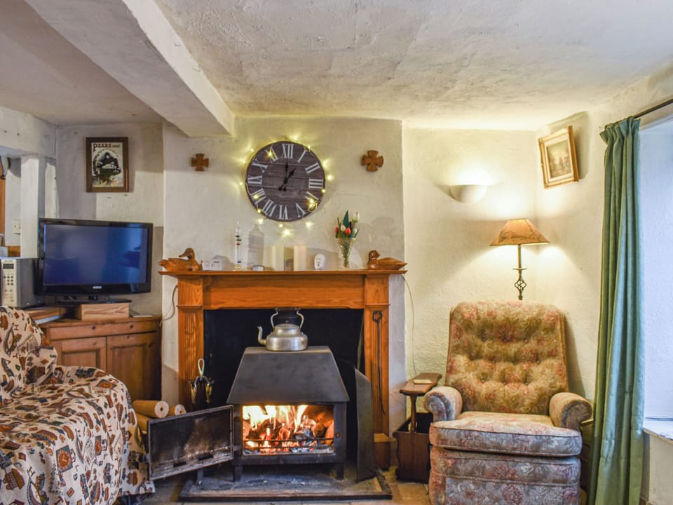 Living room | Hoppers Farmhouse - Hoopers Holidays, Tilshead