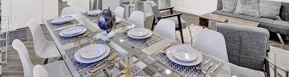 We are superhosts. We will take care of your stay. We help make you feel comfortable. 