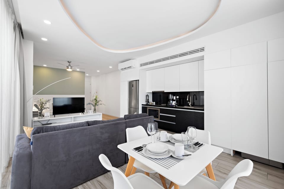 Comfort Suite | Private kitchen | Microwave, blender