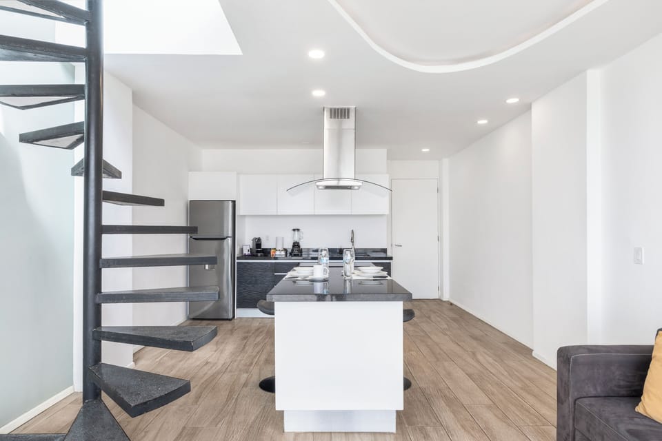 Penthouse | Private kitchen | Coffee/tea maker, microwave, blender, cookware/dishes/utensils
