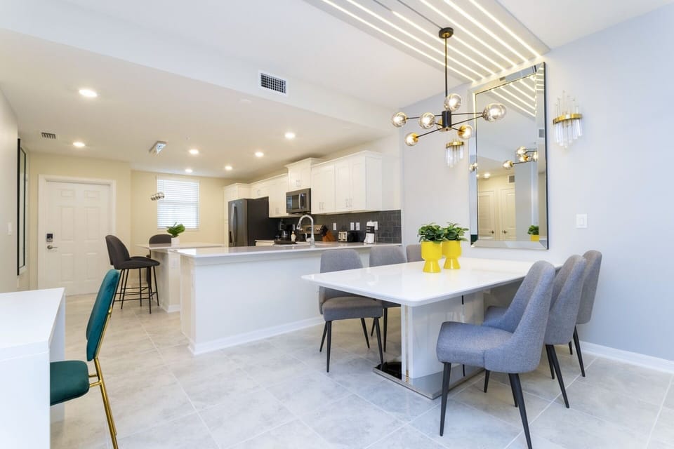 Dinning area + kitchen area.