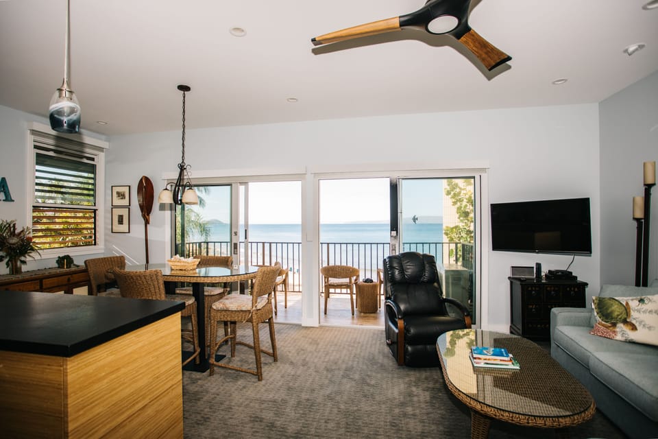 Living Room/Dining