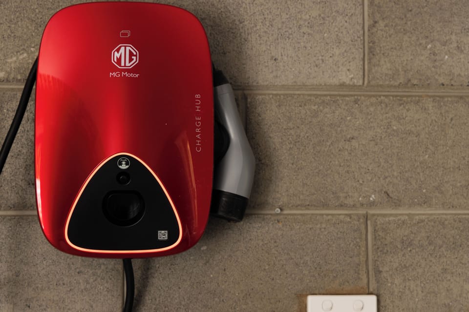 Electric vehicle charging station