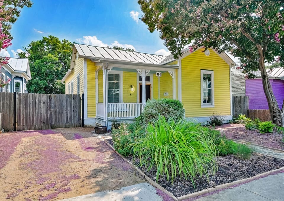 One of our favorite parts about these historic neighborhoods is the colorful homes.  This incredible historic property is in Lavaca, one of the oldest neighborhoods in San Antonio.  You have direct access to downtown San Antonio from here!