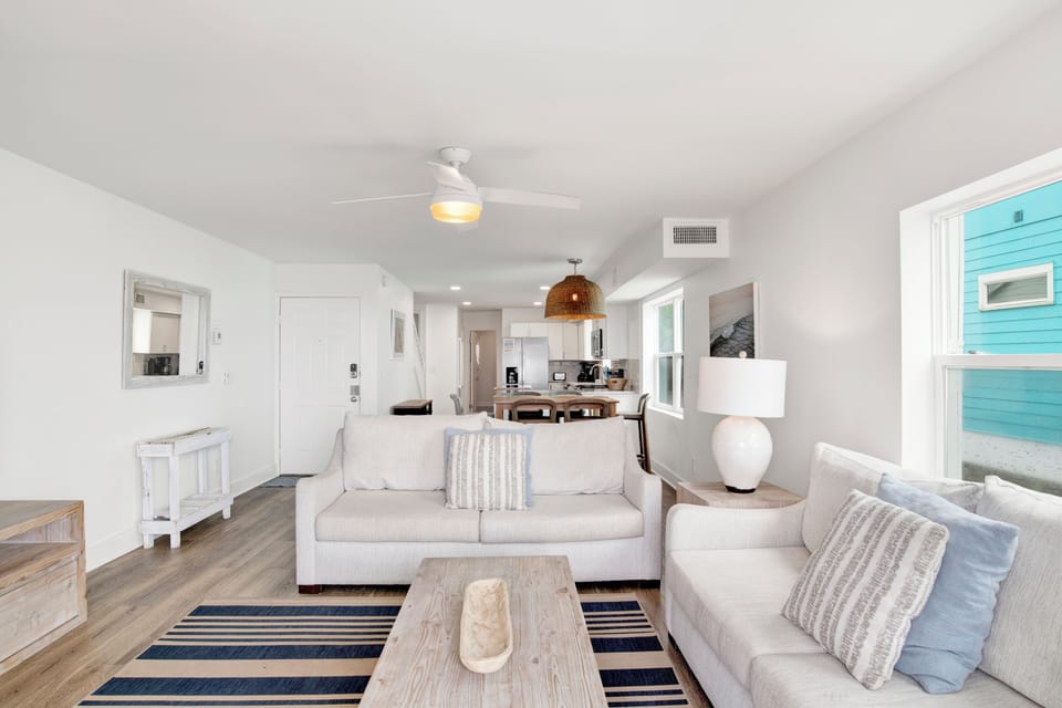 Spacious open-living concept easily accommodating up to 16 guests and 2 pets