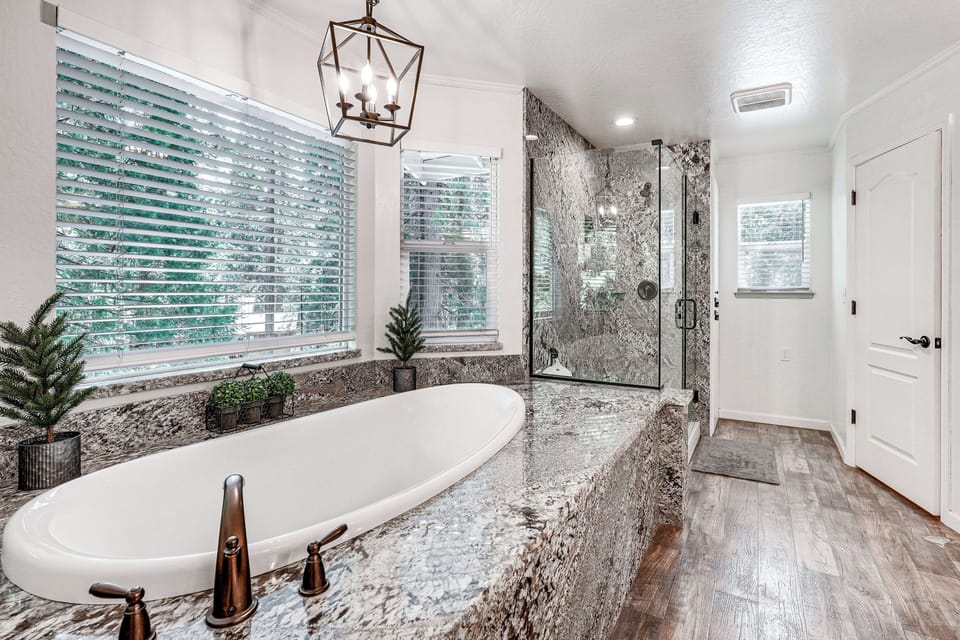 En-Suite Bathroom | 2nd Floor | Stairs Required
