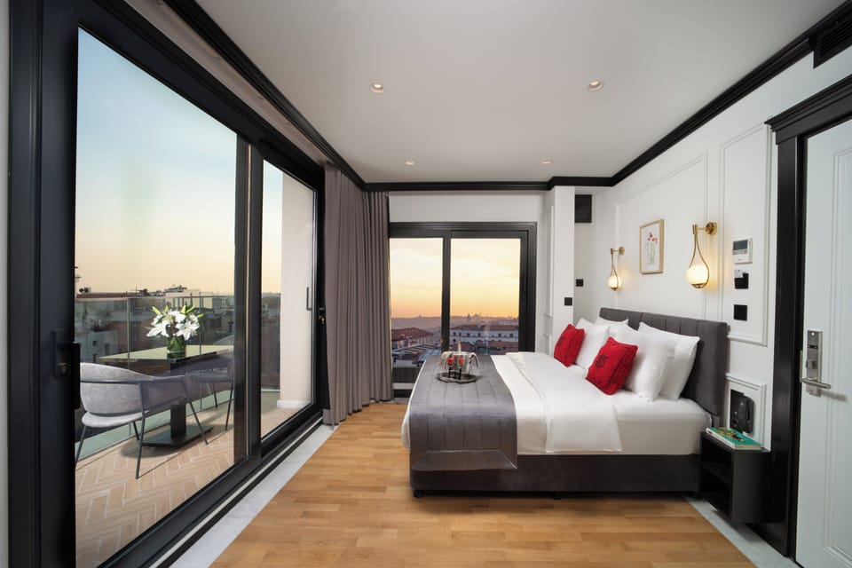 Deluxe Double Room, Terrace | Premium bedding, Tempur-Pedic beds, minibar, in-room safe