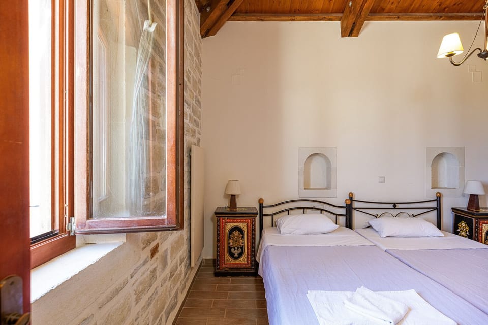 Comfortable bedroom of Private heated pool,Walking distance to beach & all amenities, Platanes,Rethymno,Crete