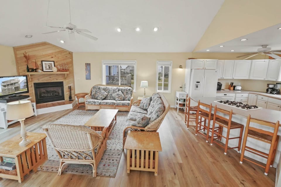 Surf-or-Sound-Realty-986-Star-Gaze-Living-Room-1