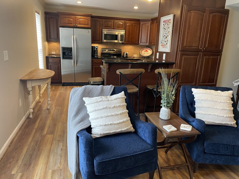 Living room into kitchen 