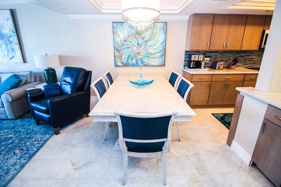 Open Dining Area for 5