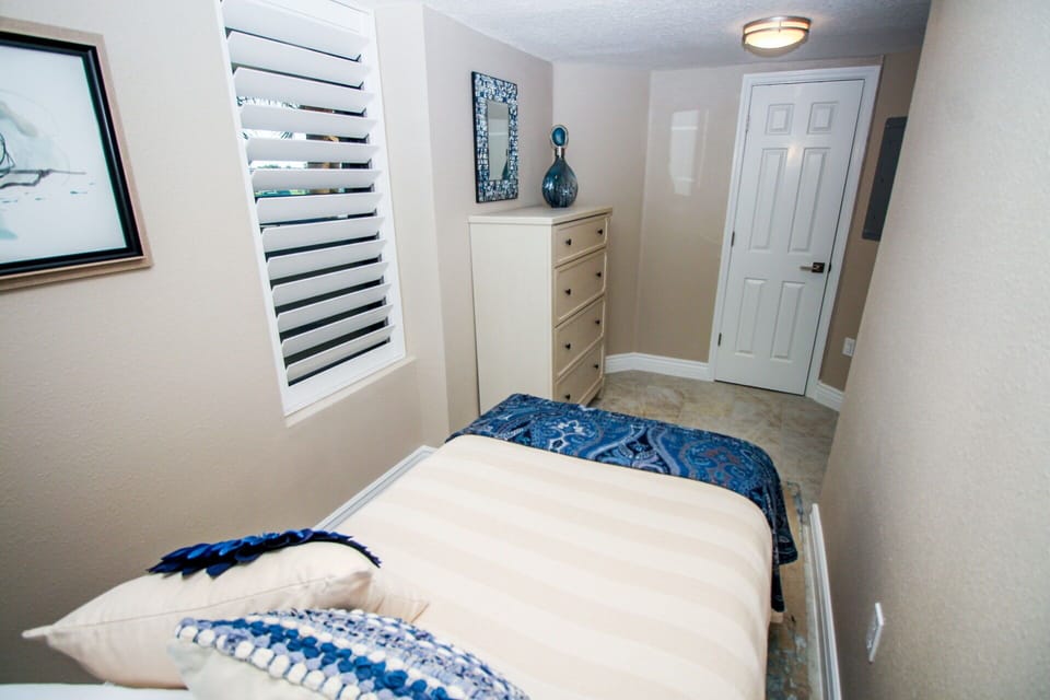 Twin Bed Sleeps 1