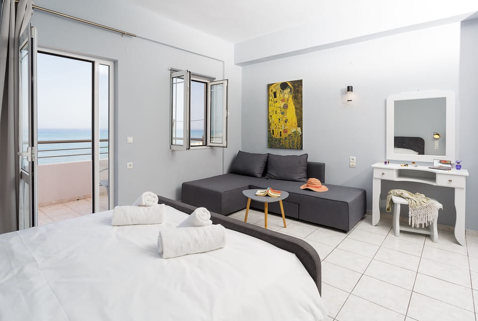 Studio | In-room safe, individually decorated, individually furnished